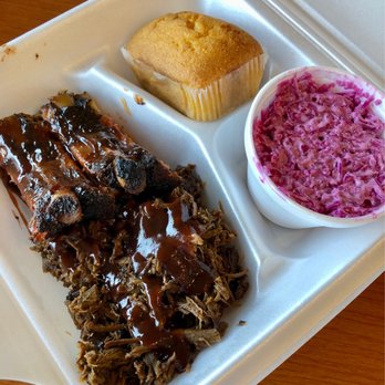 The Pig Rig BBQ - Ribs & Beef Brisket Combo Platter - Barbeque Near Me - Wallingford, Connecticut