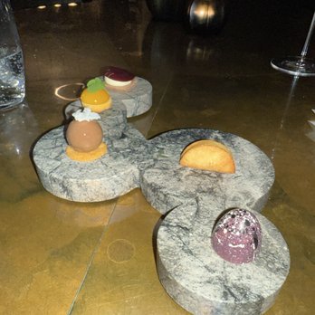 SENNS Restaurant - Petit fours - International Near Me - Salzburg, 5