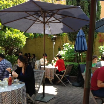 La Note - Pleasant outside garden seating. - French Near Me - Berkeley, California La Note - Pleasant outside garden seating. - French Near Me - Berkeley, California