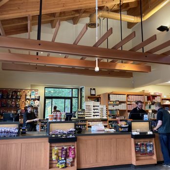 Crescent Market - Gas Stations Near Me - Snoqualmie, Washington
