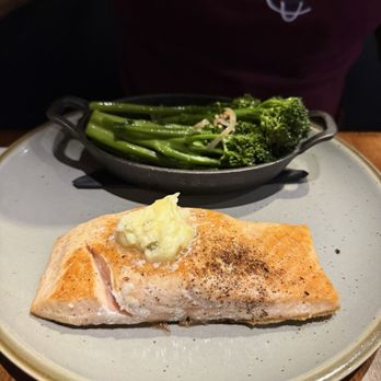 Barrel House Restaurant and Bar - Grilled Salmon - Whiskey Bars Near Me - Mt. Juliet, Tennessee