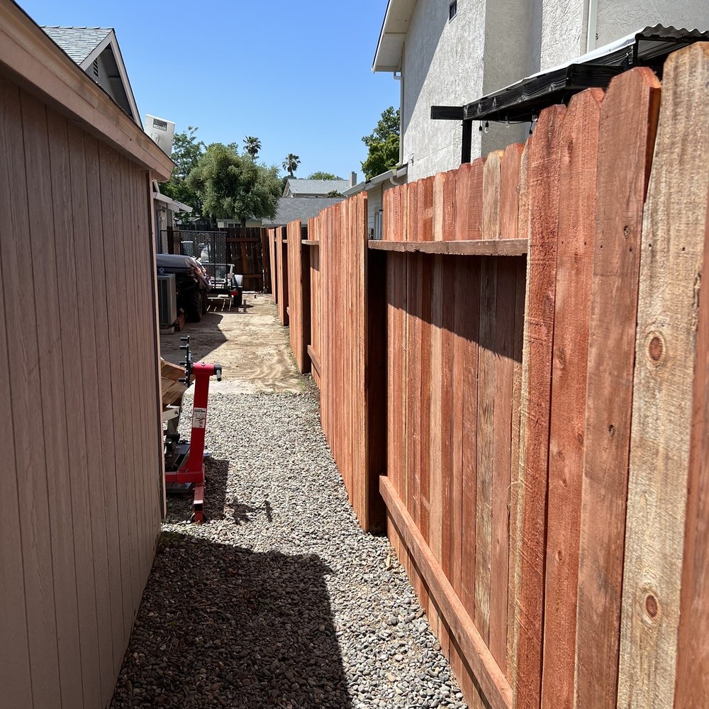 Ergeon - Fence between homes. - Fences & Gates Near Me Ergeon - Fence between homes. - Fences & Gates Near Me