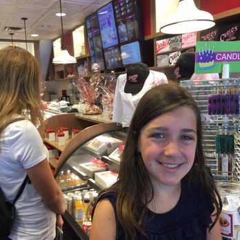 Carlo's Bakery - Bakeries Near Me - Hoboken, New Jersey
