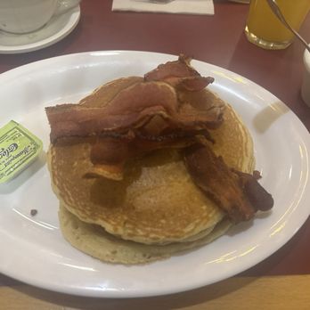 Café El Popular - Hotcakes with bacon - Cafeteria Near Me - México, D.F., DIF Café El Popular - Hotcakes with bacon - Cafeteria Near Me - México, D.F., DIF