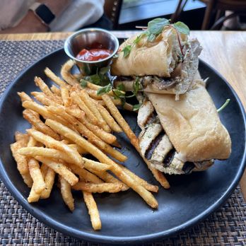 The Clinkscale - Basil Grilled Chicken Sandwich - Breakfast & Brunch Near Me - Jerome, Arizona The Clinkscale - Basil Grilled Chicken Sandwich - Breakfast & Brunch Near Me - Jerome, Arizona