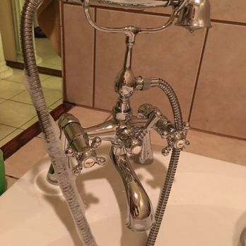La Ville Inn - Cool faucet! - Hotels Near Me - Davis, Oklahoma