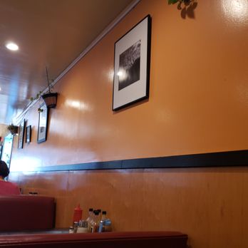 New Taraval Cafe - Interior décor - Breakfast & Brunch Near Me - San Francisco, California New Taraval Cafe - Interior décor - Breakfast & Brunch Near Me - San Francisco, California