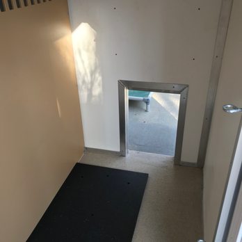 Ridge Kennels - Interior room. - Pet Sitting Near Me - La Plata, Maryland Ridge Kennels - Interior room. - Pet Sitting Near Me - La Plata, Maryland