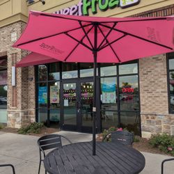 sweetFrog Premium Frozen Yogurt
