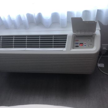 Oxford Suites Chico - Ac/heat not controlled by the buttons on the unit. It's on the wall. - Hotels Near Me - Chico, California Oxford Suites Chico - Ac/heat not controlled by the buttons on the unit. It's on the wall. - Hotels Near Me - Chico, California