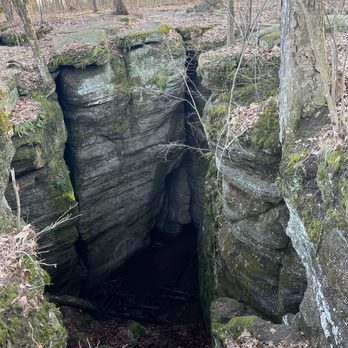 Nelson Ledges Quarry Park - Cave - Parks Near Me - Garrettsville, Ohio Nelson Ledges Quarry Park - Cave - Parks Near Me - Garrettsville, Ohio