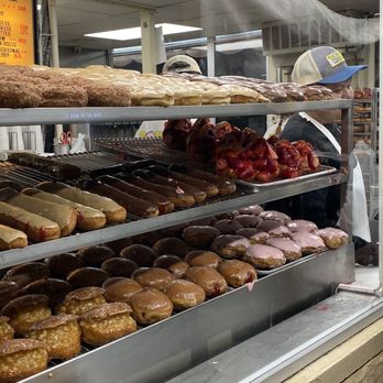 THE DONUT MAN - GLENDORA - Updated June 2024 - 6544 Photos & 5250 Reviews - 915 E Rt 66