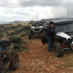 Off the Grid Rentals - Offroading with friends