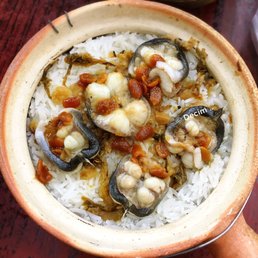 白鱔煲仔飯 (Eel Claypot) $74 HKD - Salty and pricy