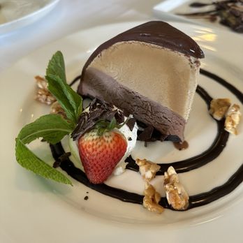 Roy's at Pebble Beach - Kona Mud Pie - Asian Fusion Near Me - Pebble Beach, California