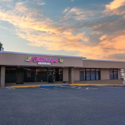 Rena's Hair Designers - Callicarpa Salon is located in Highland Square, Inverness, FL. It's around the corner from Amerilife and Domino's facing Bealls.