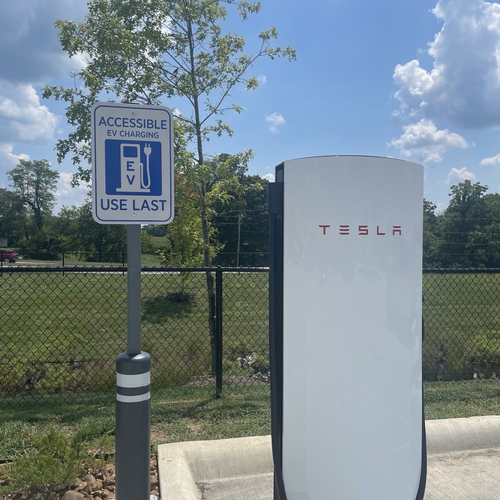 Tesla Supercharger - EV Charging Stations Near Me - Smiths Grove, Kentucky Tesla Supercharger - EV Charging Stations Near Me - Smiths Grove, Kentucky