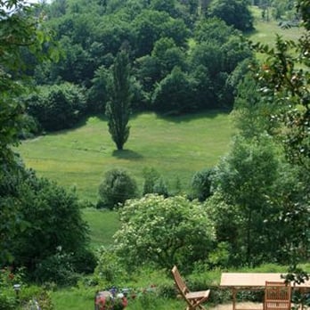 bechanou - la terrasse, le repas n'en n'est que plus agréable! - Bed & Breakfast Near Me - Plazac, 24