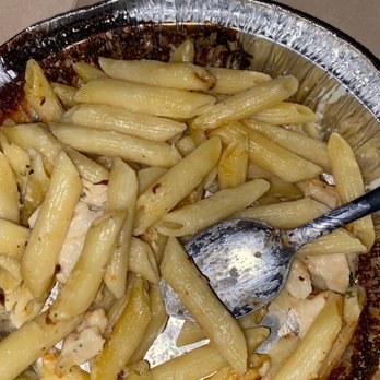 Pizza Hut - Creamy Chicken Alfredo - Pizza Near Me - Piqua, Ohio