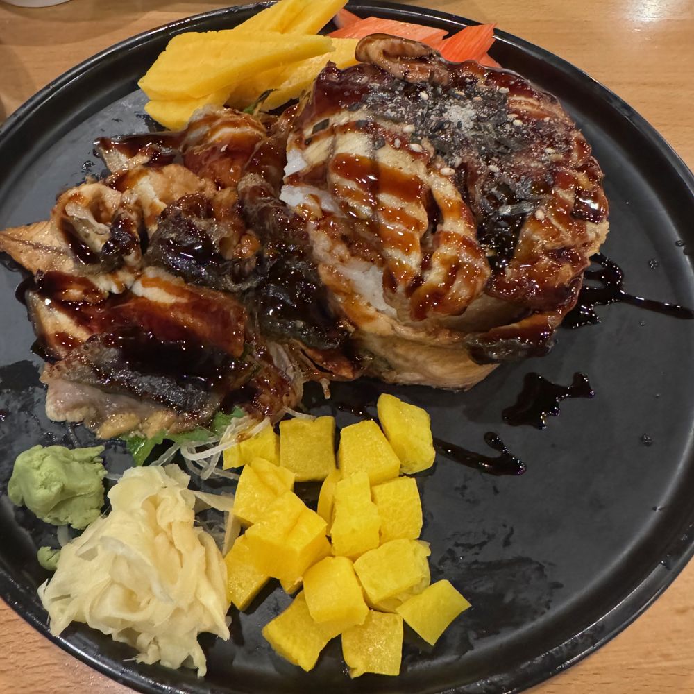 Unagi Donburi on a plate