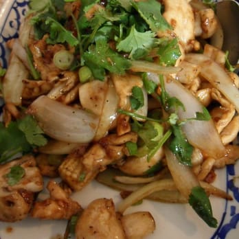 Tom Yum Goong - Garlic chicken - Thai Near Me - Vacaville Ca, California Tom Yum Goong - Garlic chicken - Thai Near Me - Vacaville Ca, California