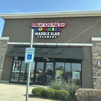 Marble Slab Creamery - Marble slab - Desserts Near Me - Wylie, Texas