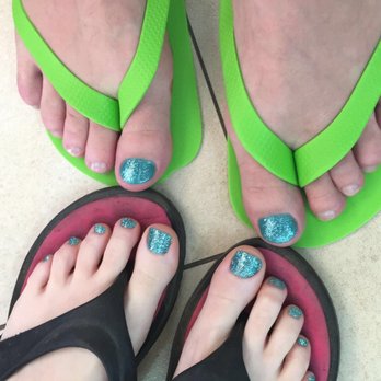 Perfect Nails - My husband and I got matching gel polish on our toes for our upcoming honeymoon! - Nail Salons Near Me - Orangevale, California