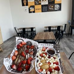 Buttermee Pancakes - Strawberries and cream and nutella
