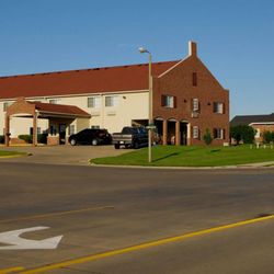 Dutch Inn & Suites - Our Property