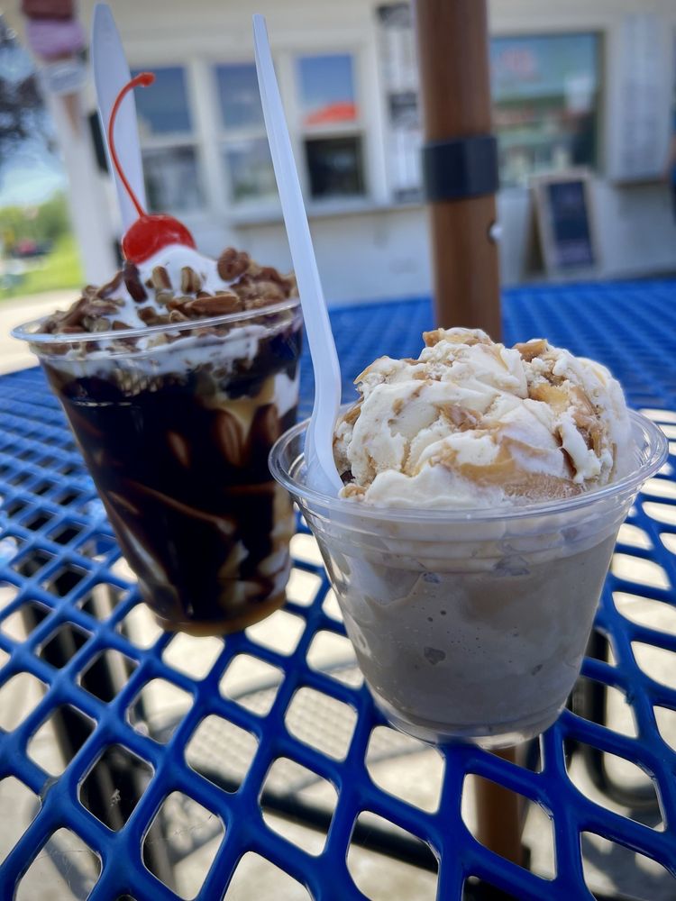 Twisters Ice Cream Logo