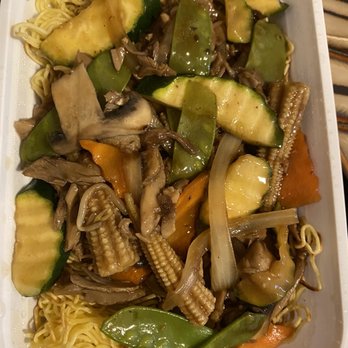 Sun Wah Bar-B-Que - Duck strips lo mein - Barbeque Near Me - Chicago, Illinois