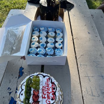 Fruitique - Cupcakes and special bottle cake for male - Chocolatiers & Shops Near Me Fruitique - Cupcakes and special bottle cake for male - Chocolatiers & Shops Near Me