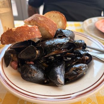 Pizza Lottie's - Muscles - Italian Near Me - Bentonville, Arkansas Pizza Lottie's - Muscles - Italian Near Me - Bentonville, Arkansas