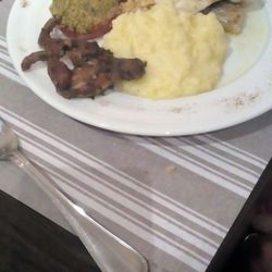 Le Fanfaron - Frog legs with mashed potatoes