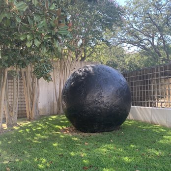 Cullen Sculpture Garden - Museums Near Me - Houston, Texas