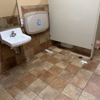 PetSmart - Dirty restroom - Pet Stores Near Me - Sterling, Virginia