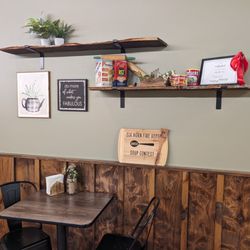 Coffeegirl - Inviting Decor and Interior
