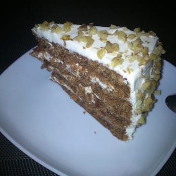 Maye's Bistró - Supertarta de zanahoria. Rica no, lo siguiente - Burgers Near Me - Madrid, M