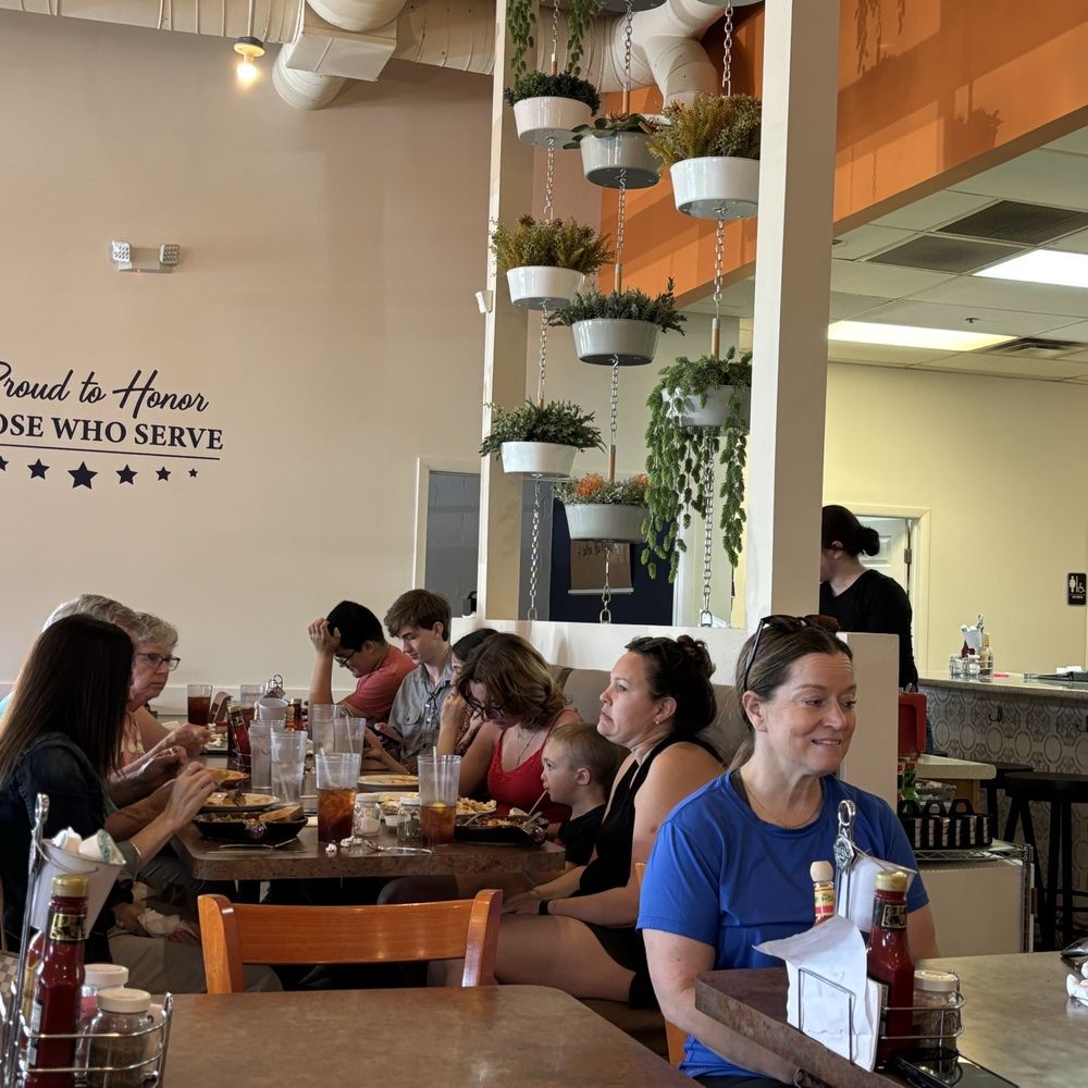 Henhouse Cafe - Dining room - American Near Me - Mesa, Arizona