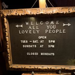 Dam Site Inn - Entry sign