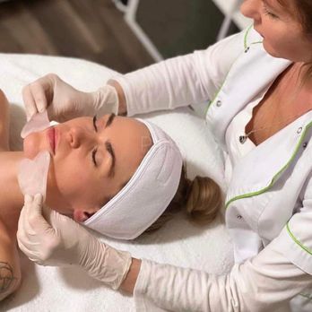 Organic Spa Chicago - Organic Gemstone Facial bio energized infusions of diamonds, sapphires, emeralds, and gold to help boost circulation make your skin younger. - Skin Care Near Me - Chicago, Illinois Organic Spa Chicago - Organic Gemstone Facial bio energized infusions of diamonds, sapphires, emeralds, and gold to help boost circulation make your skin younger. - Skin Care Near Me - Chicago, Illinois