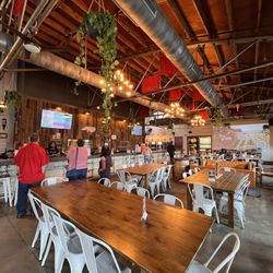 Divine Barrel Brewing - Wonderful vibe!