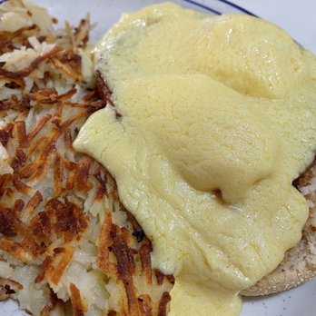 Blue Willow Cafe - Eggs Benedict - American Near Me - Wausau, Wisconsin Blue Willow Cafe - Eggs Benedict - American Near Me - Wausau, Wisconsin