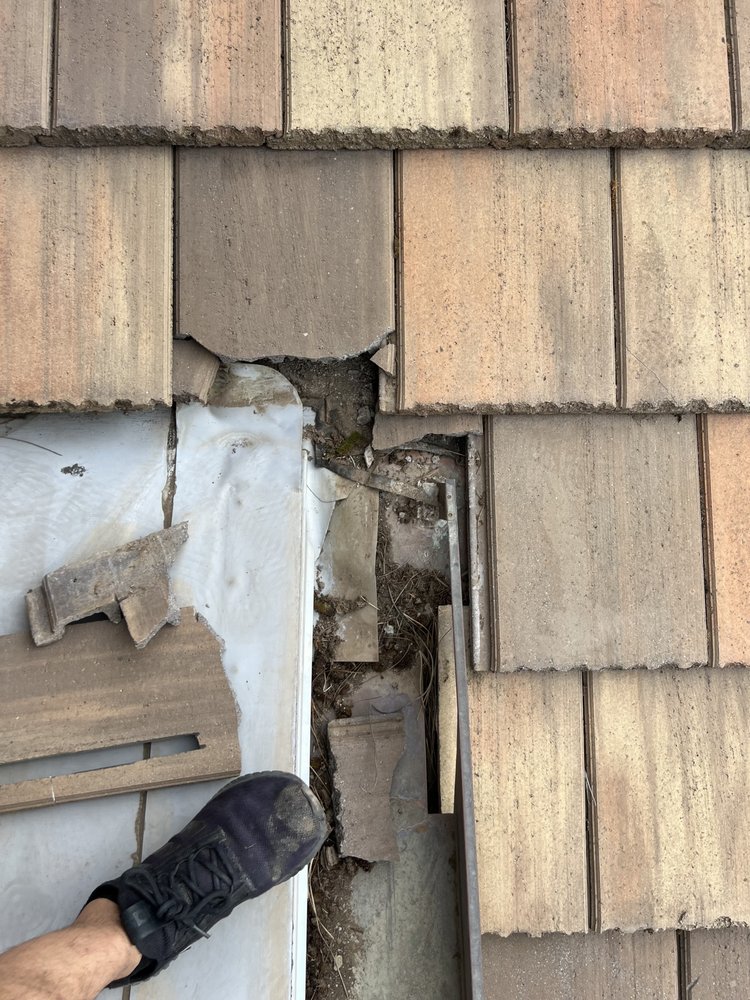 Slide of David Roofing & Gutter Repair