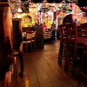 Molly's - Inside - Irish Pub Near Me - New York, New York