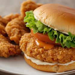 Chicago Post Cafe - Classic Chicken Tender Sandwich