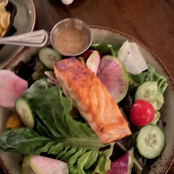 Tavern & Table - House salad with salmon - New American Near Me - Mt. Pleasant, South Carolina Tavern & Table - House salad with salmon - New American Near Me - Mt. Pleasant, South Carolina