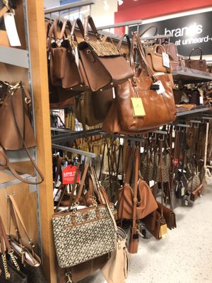 TJ MAXX - Updated August 2025 - 175 Photos - 470 Lewis Ave, Meriden