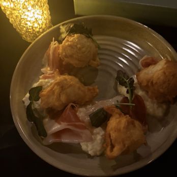 The Bungalow Kitchen - First course Valentine's Day menu sub par below average food - New American Near Me - Tiburon, California The Bungalow Kitchen - First course Valentine's Day menu sub par below average food - New American Near Me - Tiburon, California