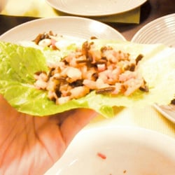 一心素食 - 這款生菜包 重點是塊生菜 用咗外國菜